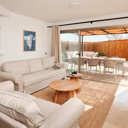 Costera, Mar, Golf Y Muelle Deportivo