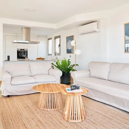 Costera, Mar, Golf Y Muelle Deportivo